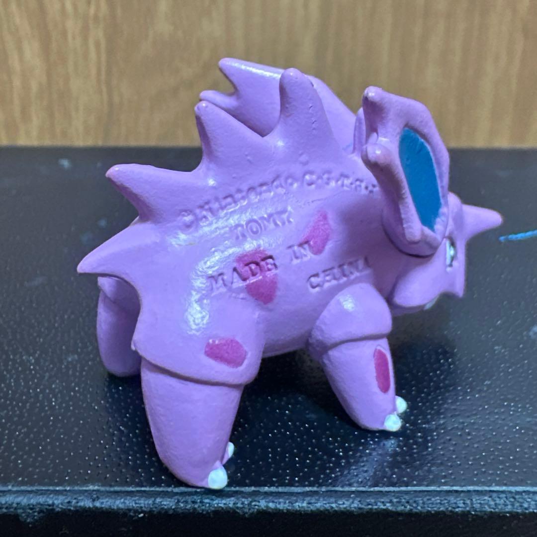 ポケモン　モンコレ　ニドラン♀ ニドリーノ