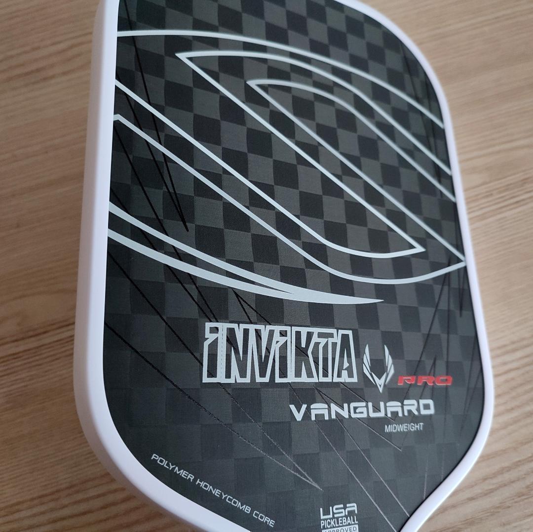 ピックルボール パドル 生カーボン Vanguard Pro Invikta