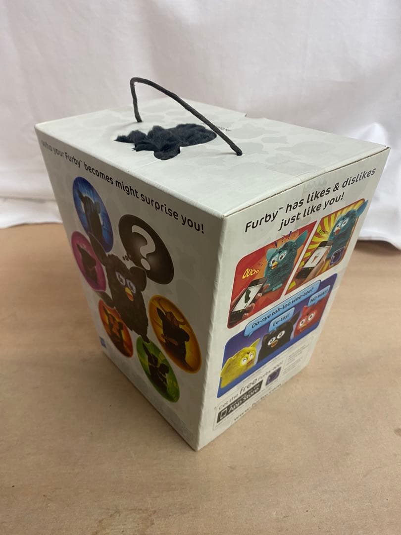 Furby ファービー　ブラック　動作未確認
