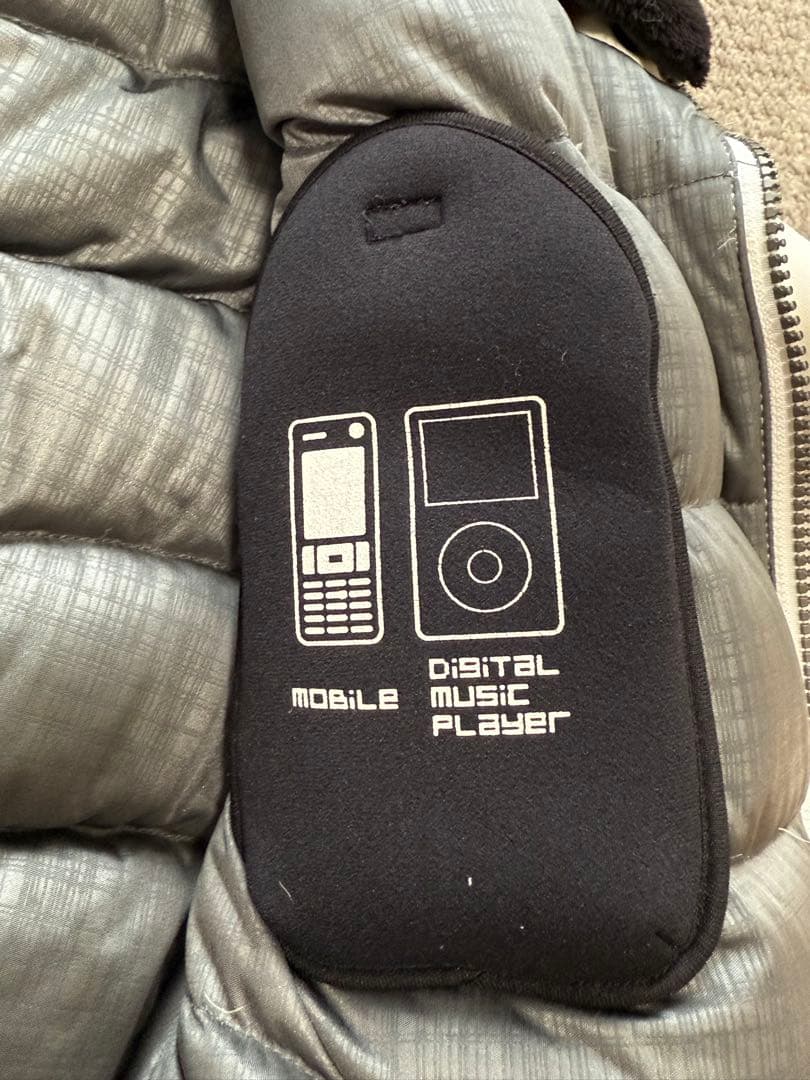 【あったかダウン】GOLDWIN ゴールドウインホワイト スキーウェア 男女共用