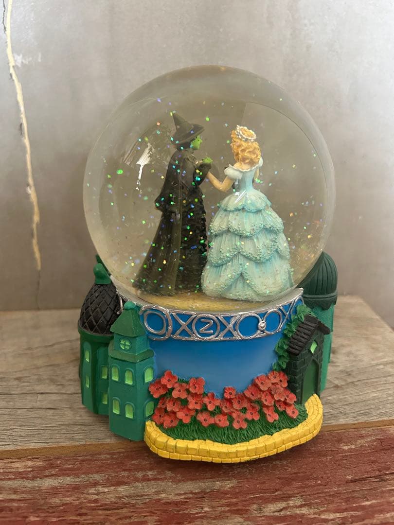 Wicked スノードーム エルファバ グリンダ