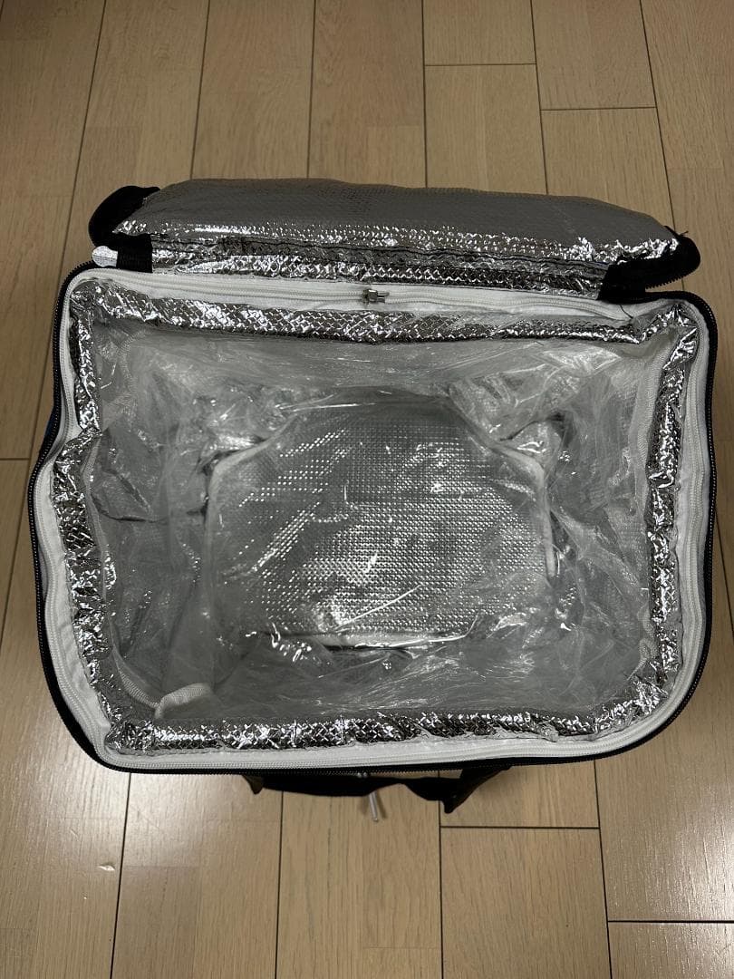 防災用のリュック（車付き、水袋にもなる）