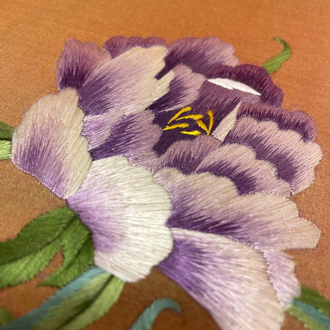 中国製 刺繍絹扇子 花柄刺繍 専用箱袋付き