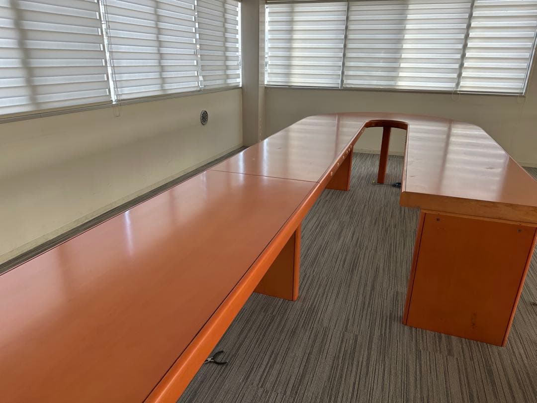 U字型オレンジ木製会議テーブル　引き取り限定