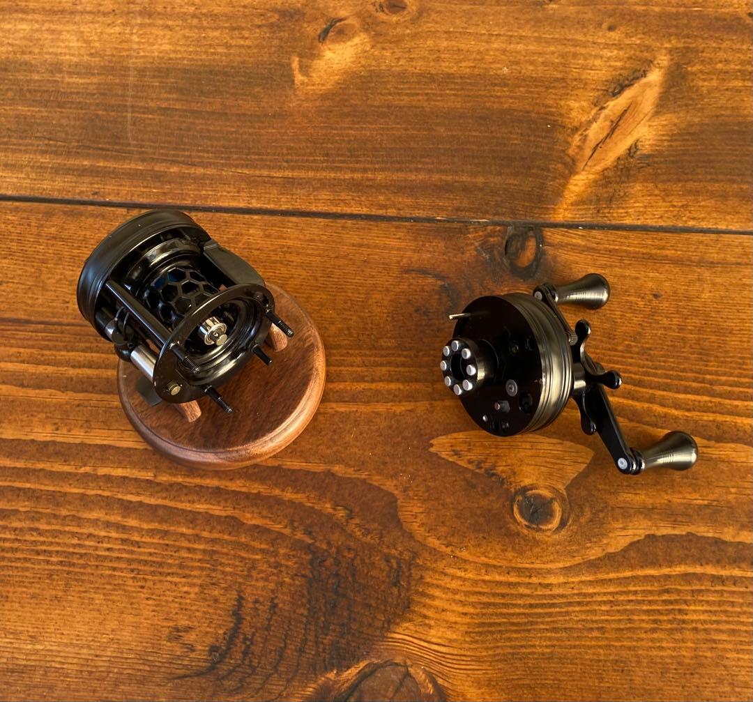 新品未使用　トラウト　ベイトリール　丸型　リール　ブラック×ブラック　渓流釣り