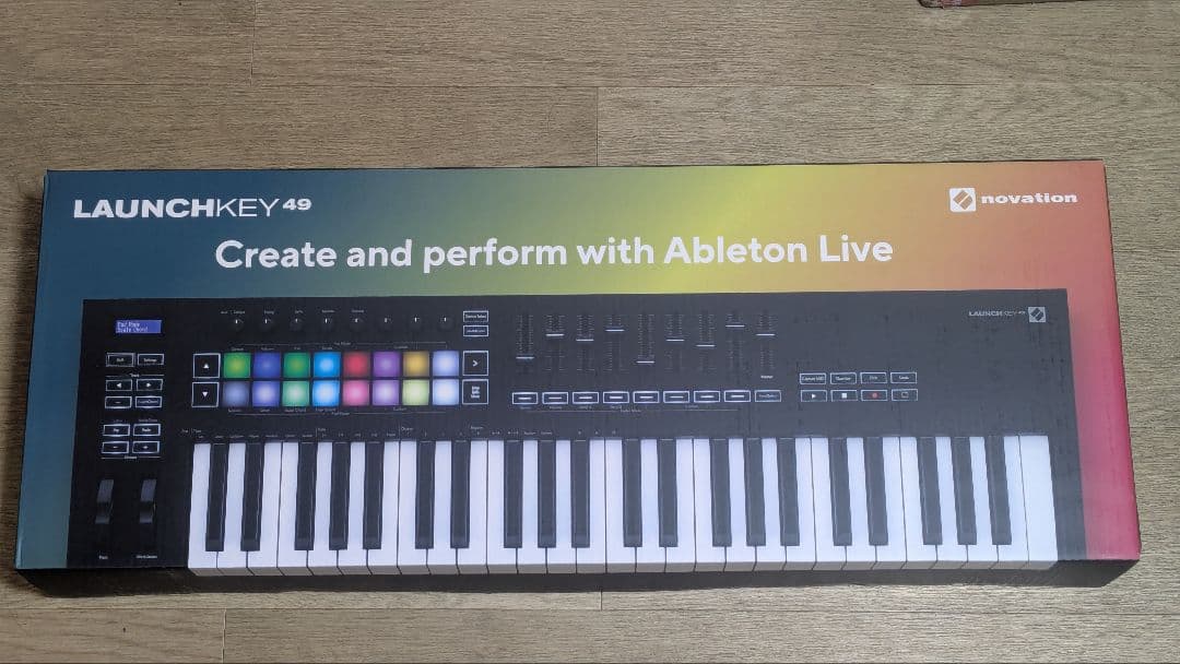 未使用 NOVATION Launchkey 49 MK3 MIDIキーボード