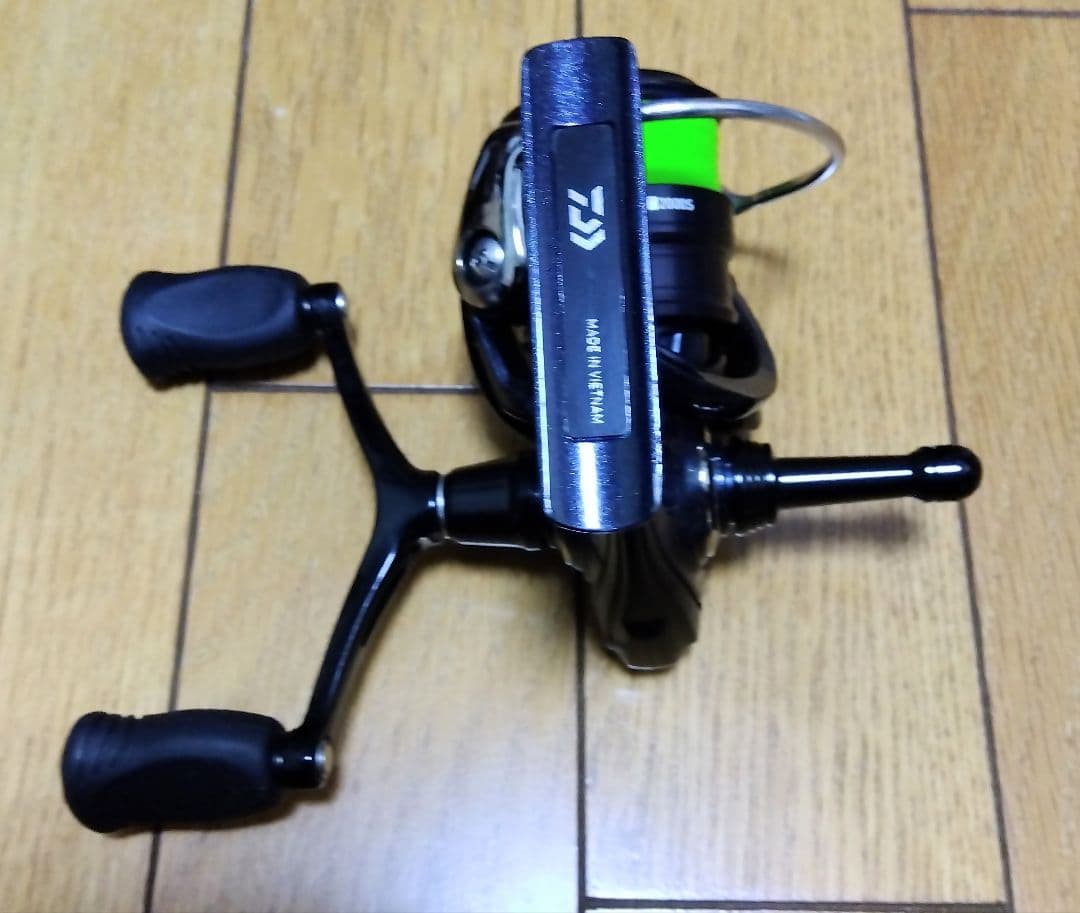 【カスタム】【替スプール付】DAIWA 20 REVROS LT2000S-XH