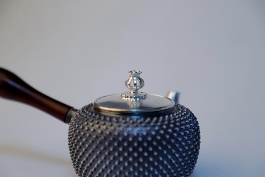 純銀製 霰打出 蕾摘 横手急須 銀瓶 煎茶道具