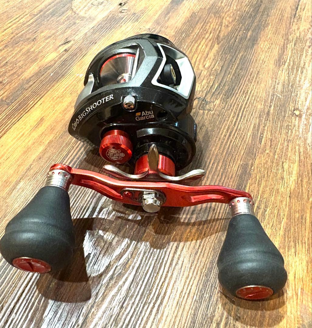 アブ　ビッグシューター右Abu Garcia Revo Big Shooter