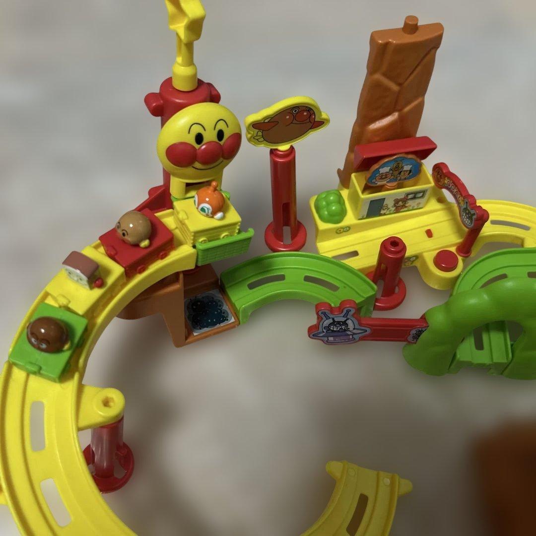 アンパンマンランド　トロッコ　食玩　乗り物玩具　 フィギュア