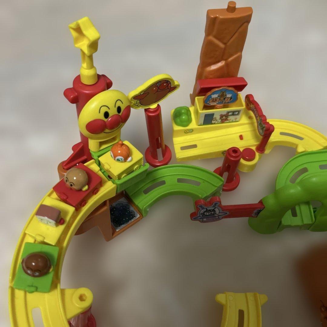 アンパンマンランド　トロッコ　食玩　乗り物玩具　 フィギュア