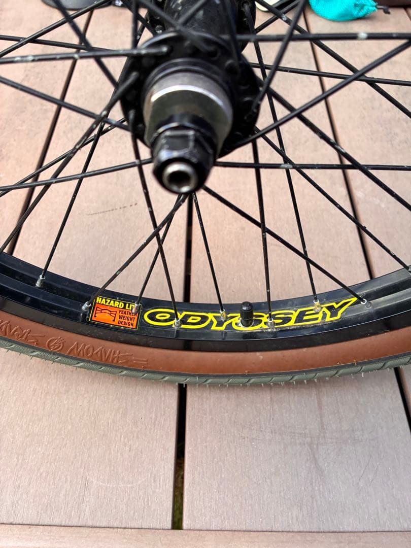 BMX用　タイヤ　20✖️2.3\" タイヤSHADOW ホイールODYSSEY