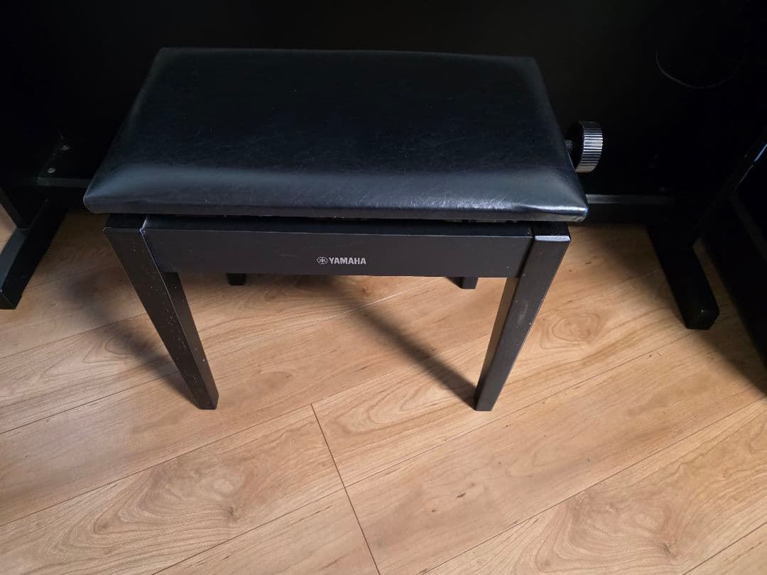 Yamaha Arius ブラック 電子ピアノ 椅子付き