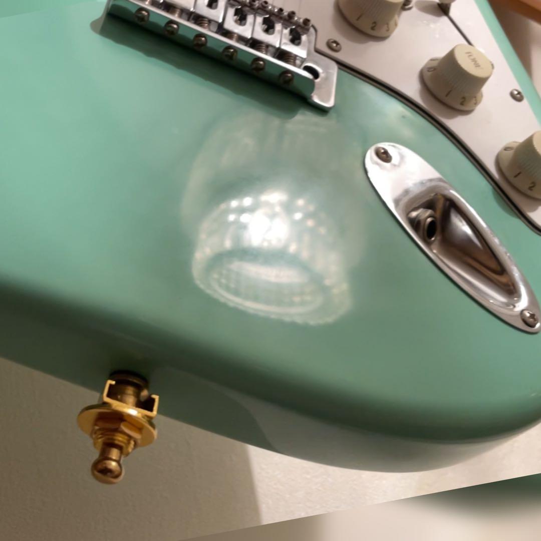 【カスタム済み】PLAYTECH ストラトタイプ(レインボートーン装備)