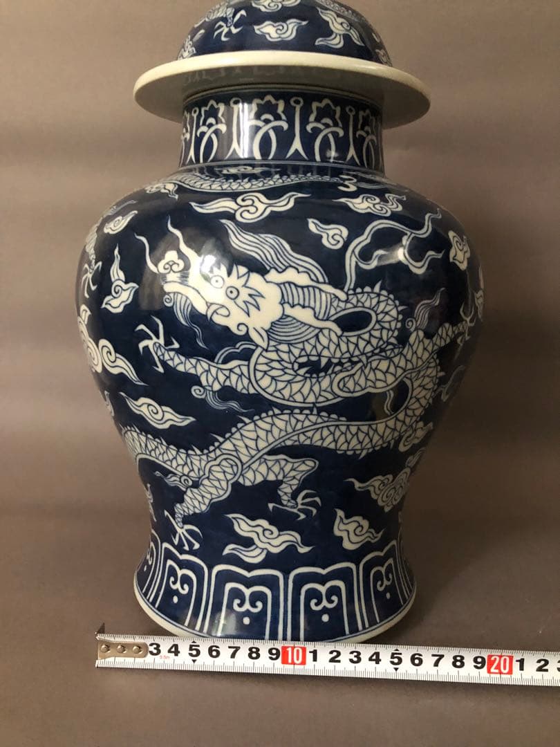 中国骨董　古美術　大明嘉靖年製　青花五爪龍紋壺、花瓶