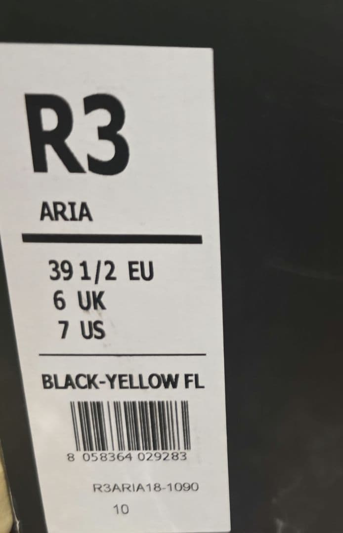 お値下げ！ 新品！ フィジークシューズ