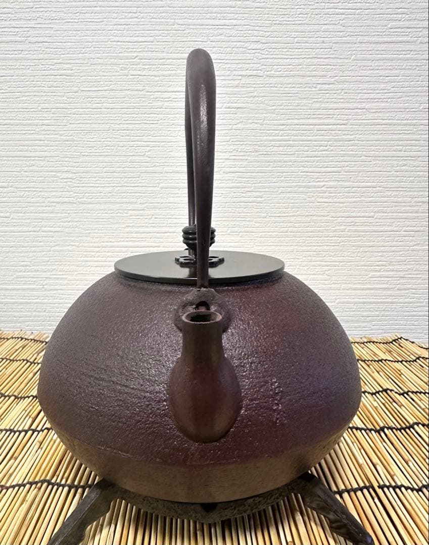 未使用、山形水沢 菊池浄慶作 １８型糸目肌　南部鉄瓶　南部鉄器　鉄瓶　調理器具