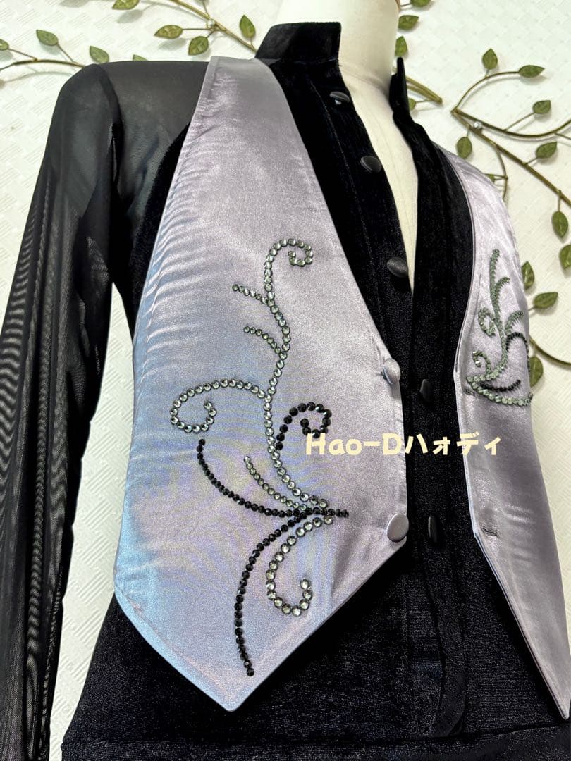 新品★社交ダンス★ラテン★ベスト★シルバーグレー★サテン★ストーンあり★L