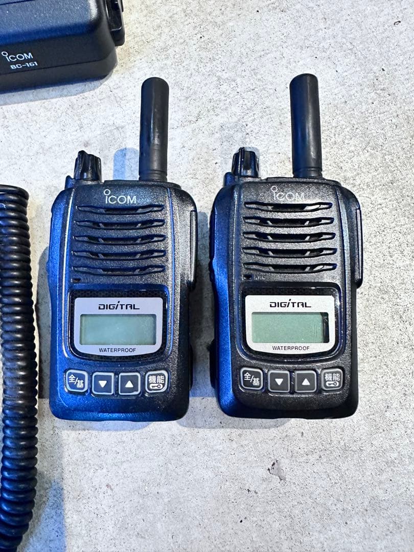 デジタル簡易無線機　車載型 ハンディマイク付き ICOM