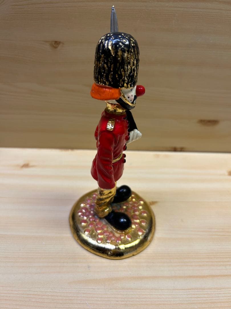 ロン.リー　イギリスブリテン英国兵のピエロの置き物