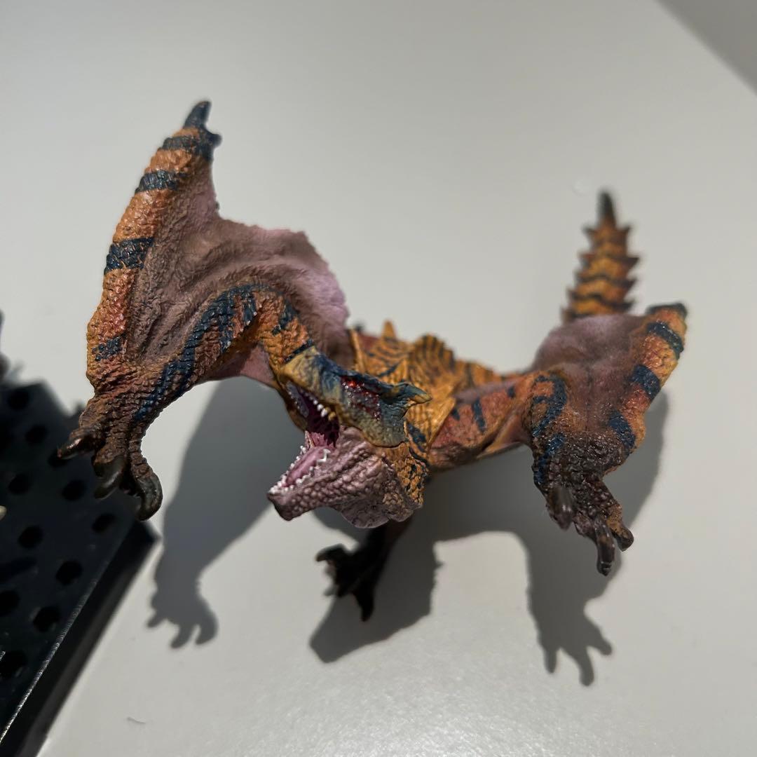 モンハンフィギュア5体セット クシャ ラギア アカム ティガ バンキン アマツ