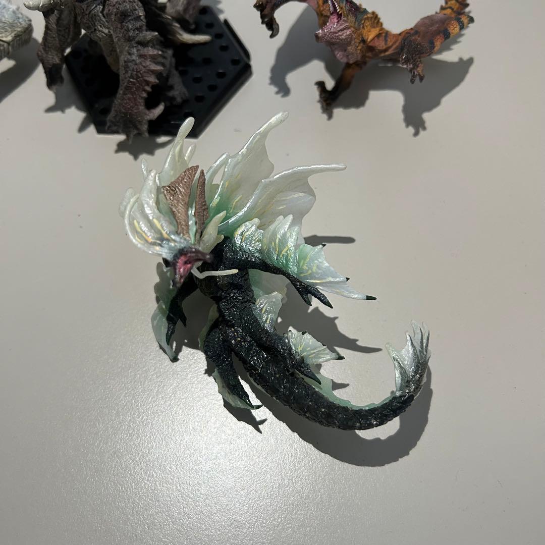 モンハンフィギュア5体セット クシャ ラギア アカム ティガ バンキン アマツ