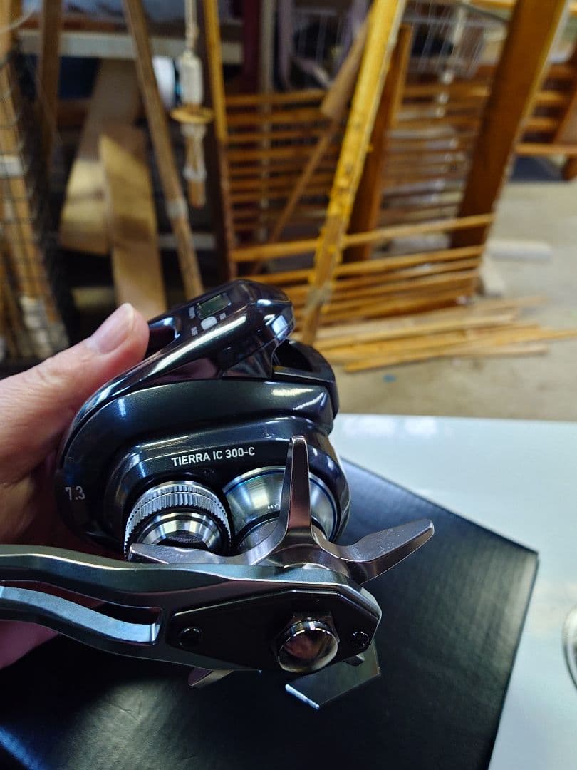 25 TIERRA IC 300H-C ベイトリール