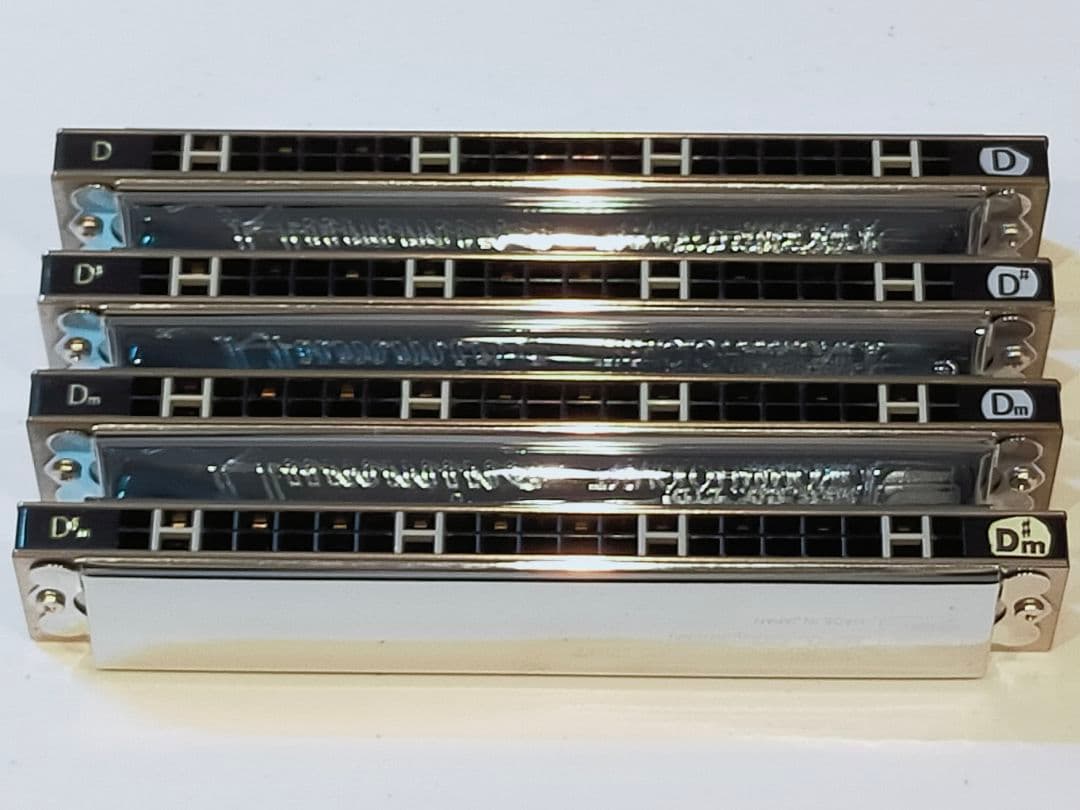 【中古品】SUZUKI 21穴複音ハーモニカ４本 D、D#、Dm、D#m