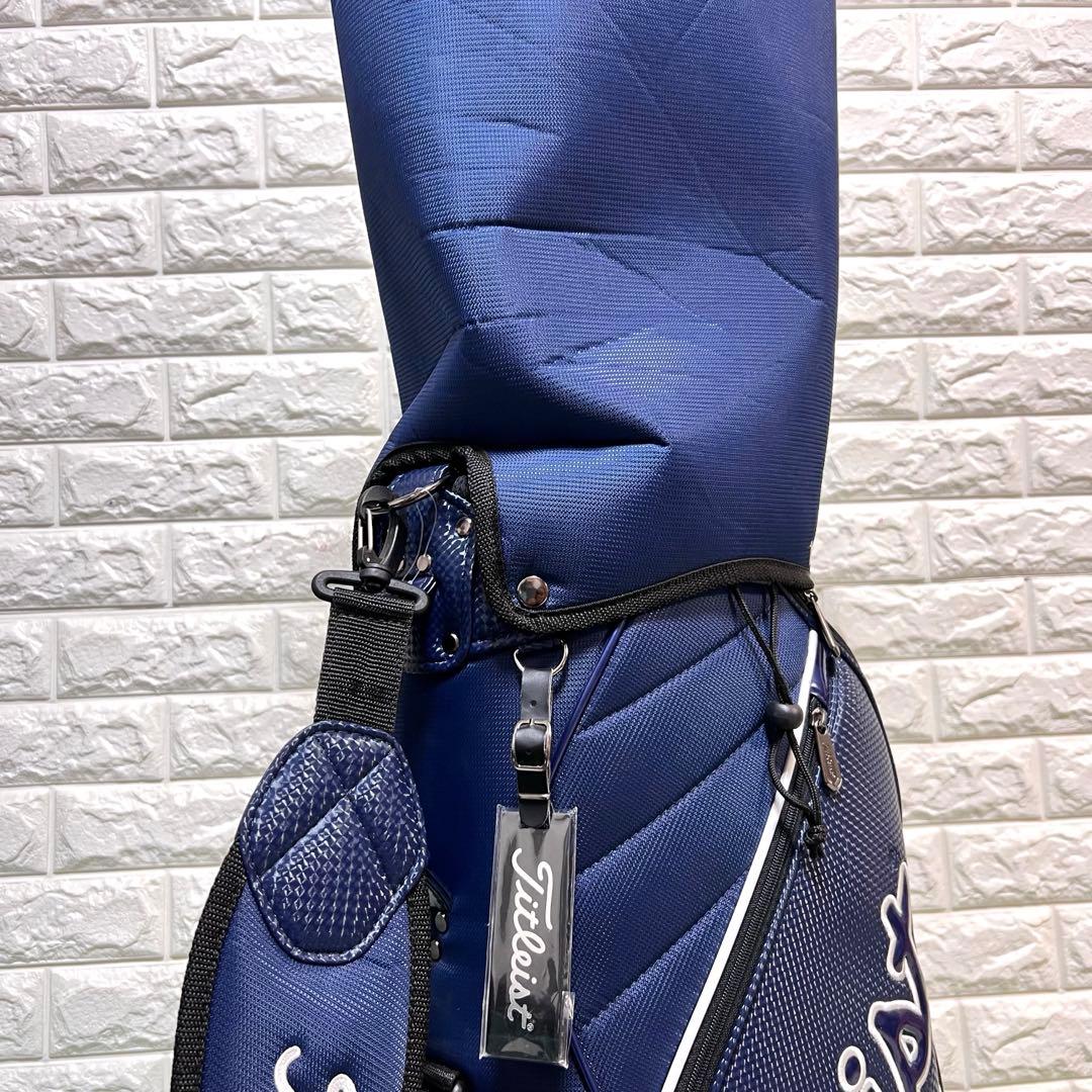 美品　タイトリスト　キャディーバッグ　ブルー　収納多数　軽量　すぐ使える