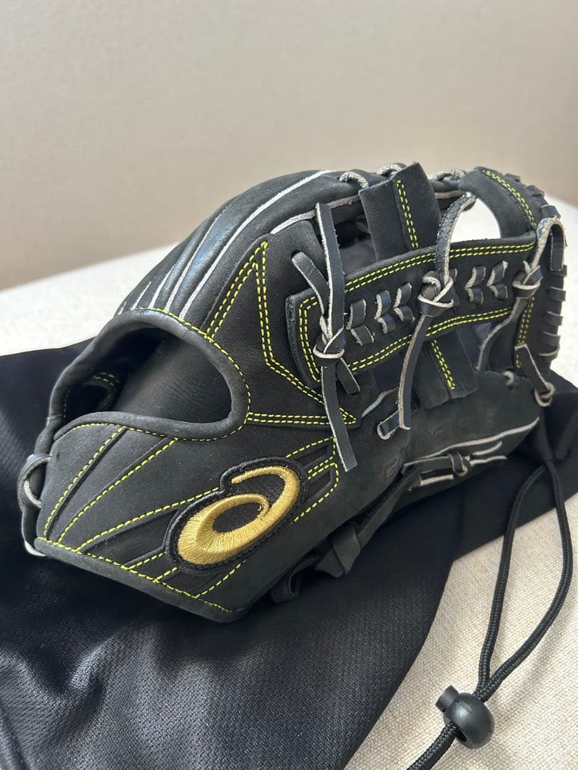 asics 軟式グローブ 黒/黄色 収納袋付き