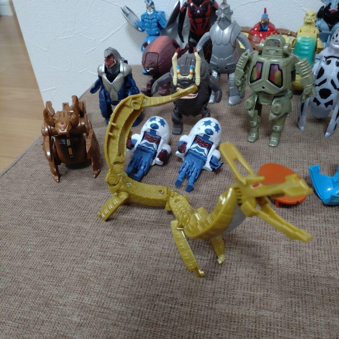 ウルトラエッグ24体&バトルアタッシュケース青、ジャンク1体おまけつき