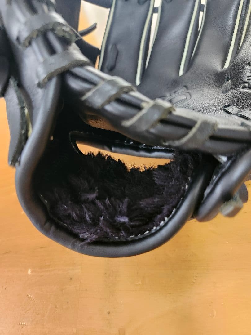 ZETT グラウンドヒーロー 右投げ用 黒