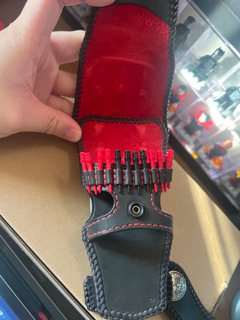 ダーツホルスター 黒/赤 レザー製