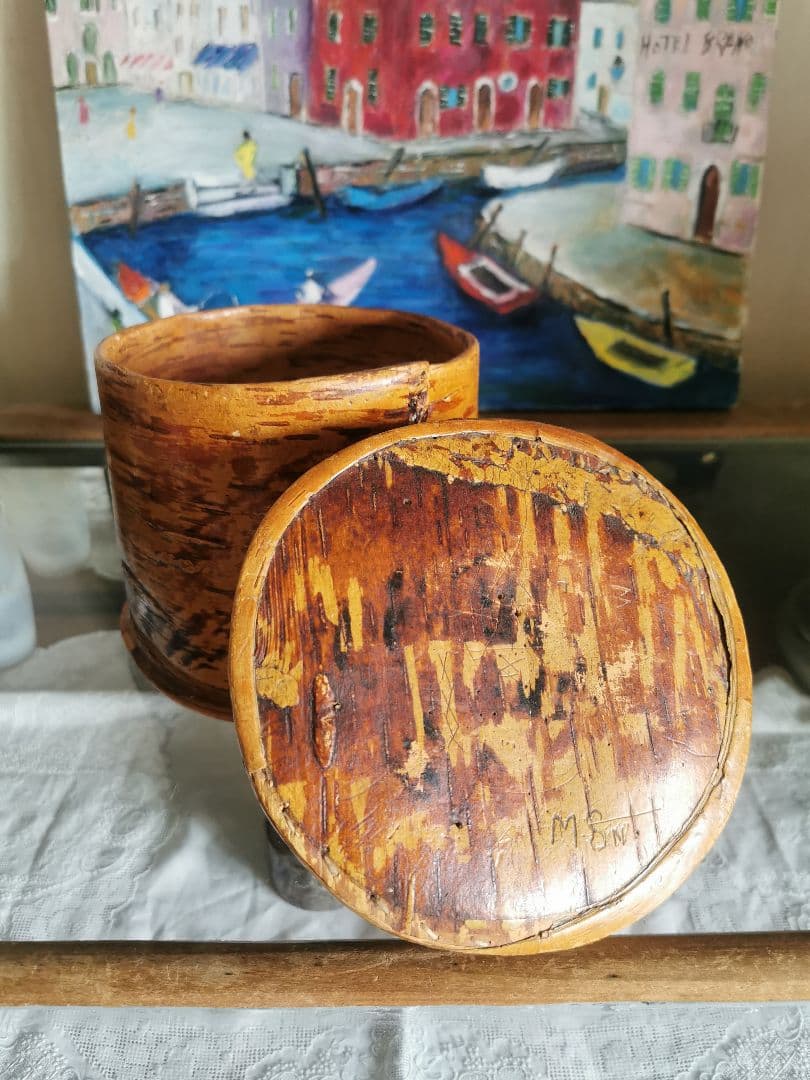 ヴィンテージ 北欧スェーデン 美しい飴色琥珀色 白樺の皮 蓋付きふっくら小物入れ