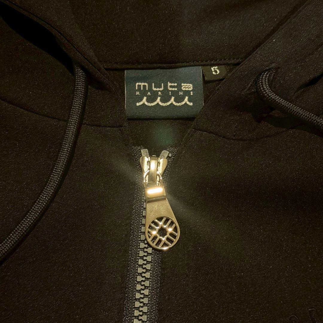 侍伊織　muta ムータ コラボ パーカー 黒 ジップアップ 5 M ブラック