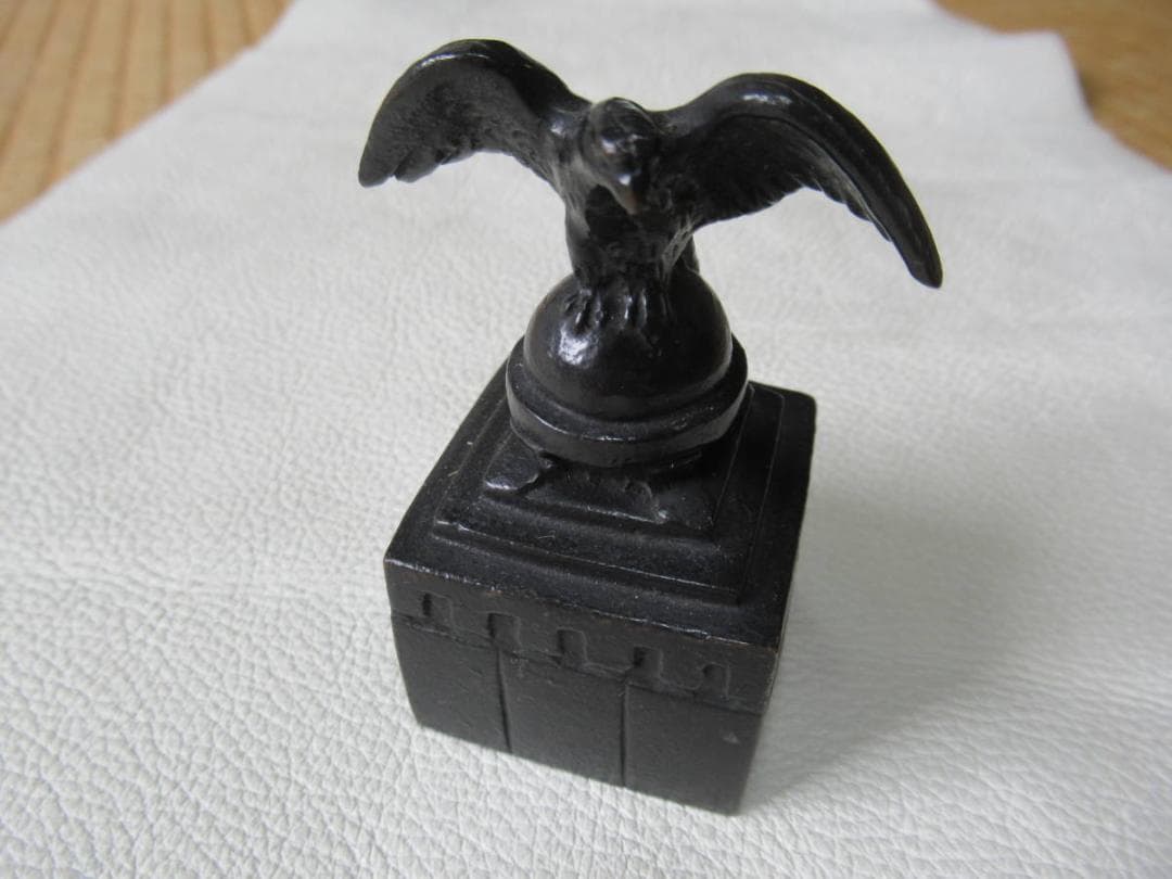 ◆希少 美品 昭和初期◆忠魂碑建設記念『鷲』デザイン 文鎮/ペーパーウェイト