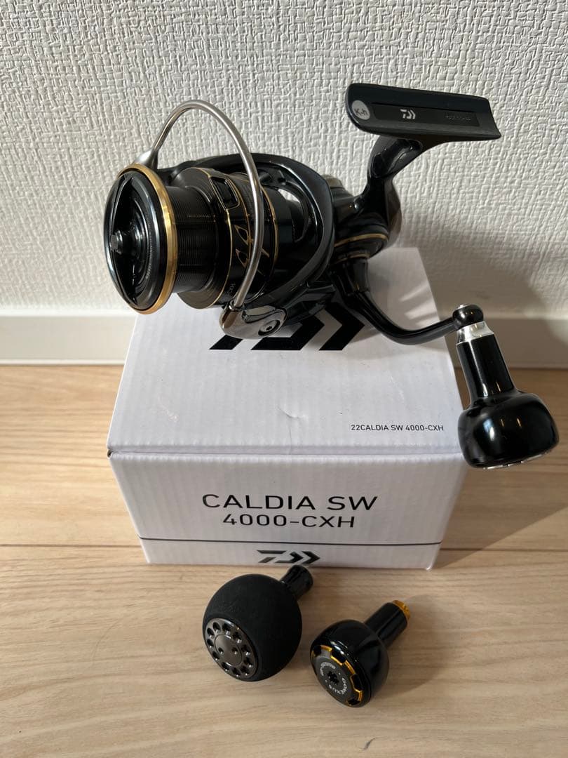 新品同様　ダイワ スピニングリール 22カルディア SW 4000-CXH
