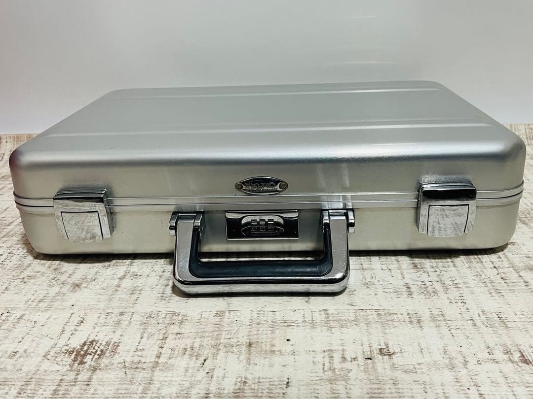 ZERO HALLIBURTON アルミケース