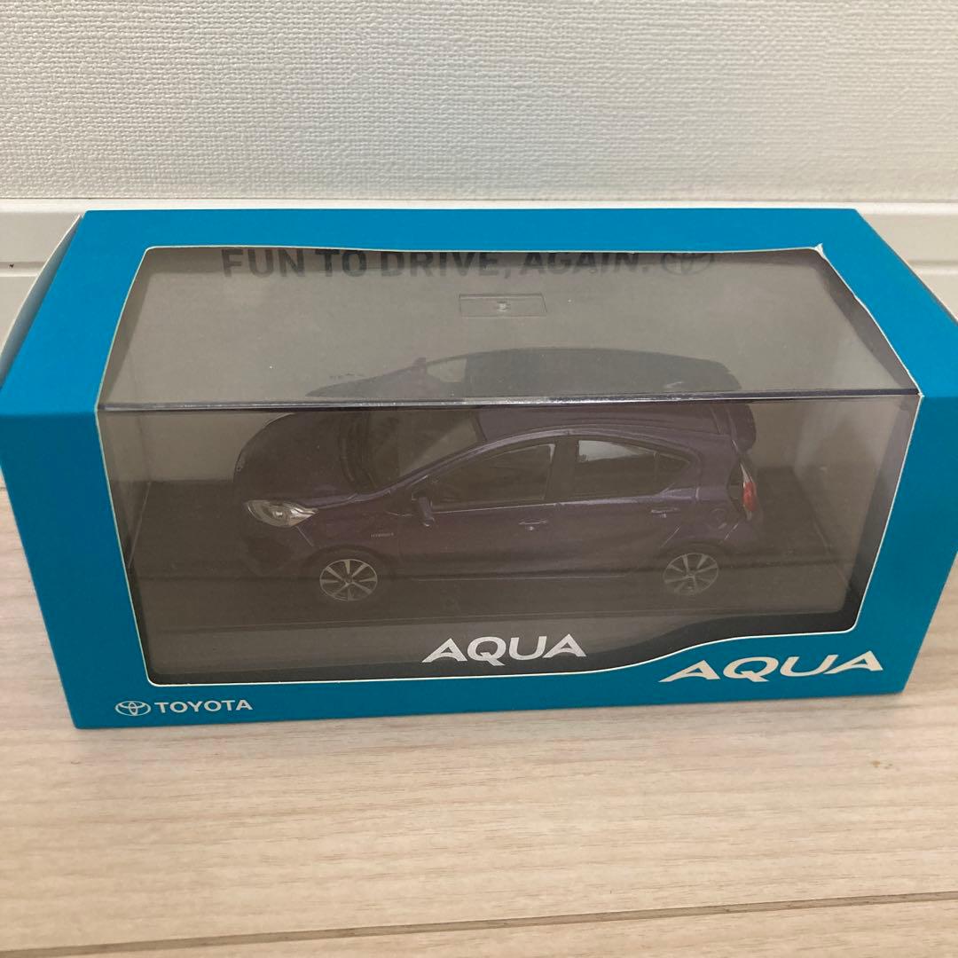 TOYOTA トヨタカラーサンプル プリウス プリウスα CH-R アクア