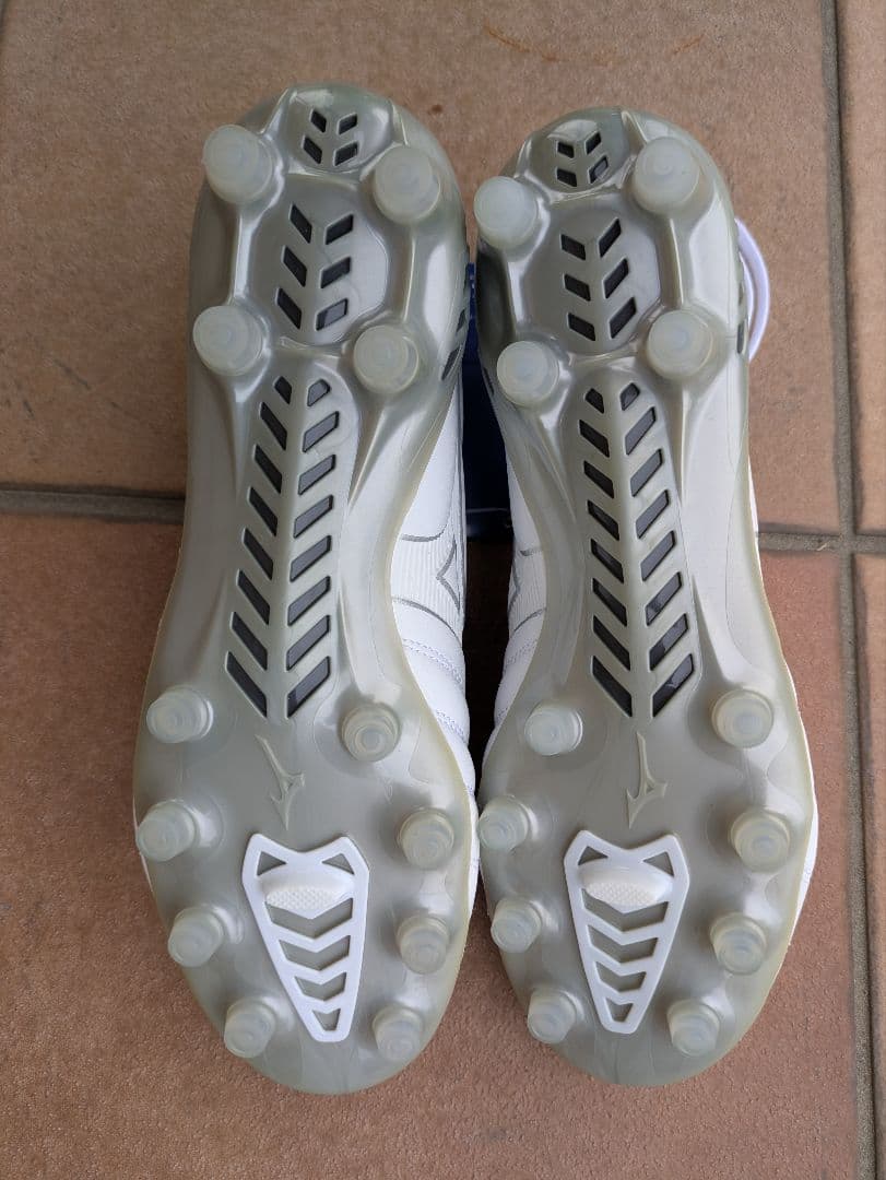 【新品】サッカースパイク　ルナモシーダNEO Ⅱ PRO　ホワイト 25.5cm