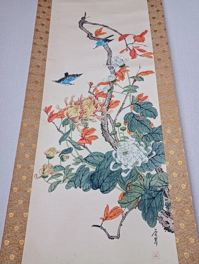 【瑠璃色のスズメと大菊の図】掛軸 開運 縁起物 絵 秋 五節句 重陽 インテリア