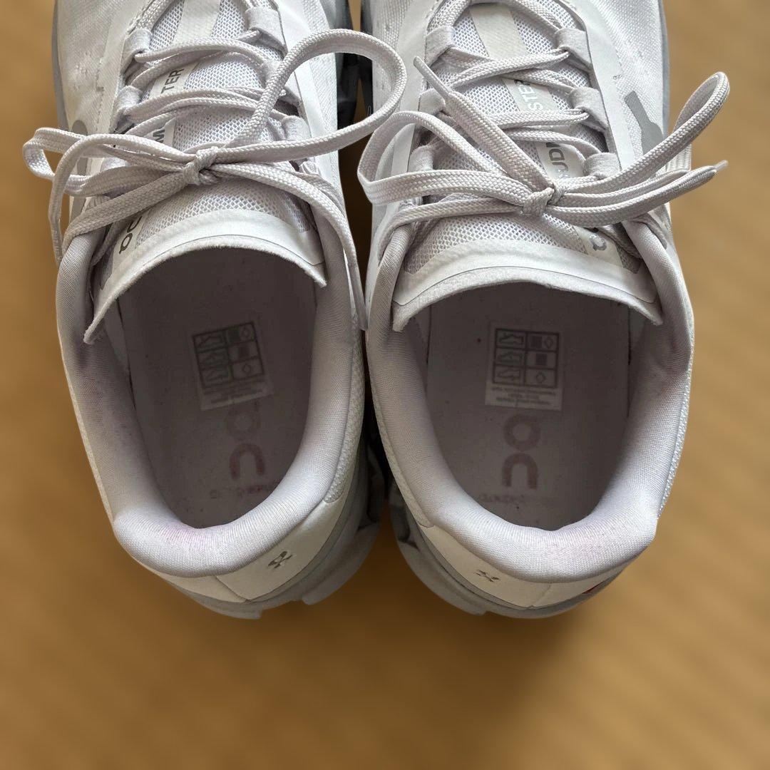 オン　クラウドモンスター　27.5センチ