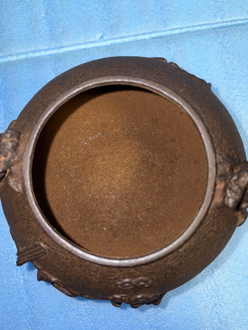 ◆『亀文堂 日本梅泉 花透かし摘銅蓋 象嵌時代鉄瓶』