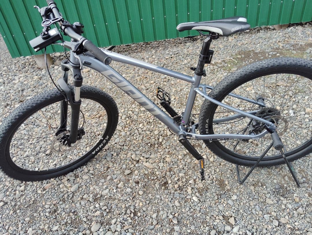 ジャイアント　2022 タロン2 Sサイズ