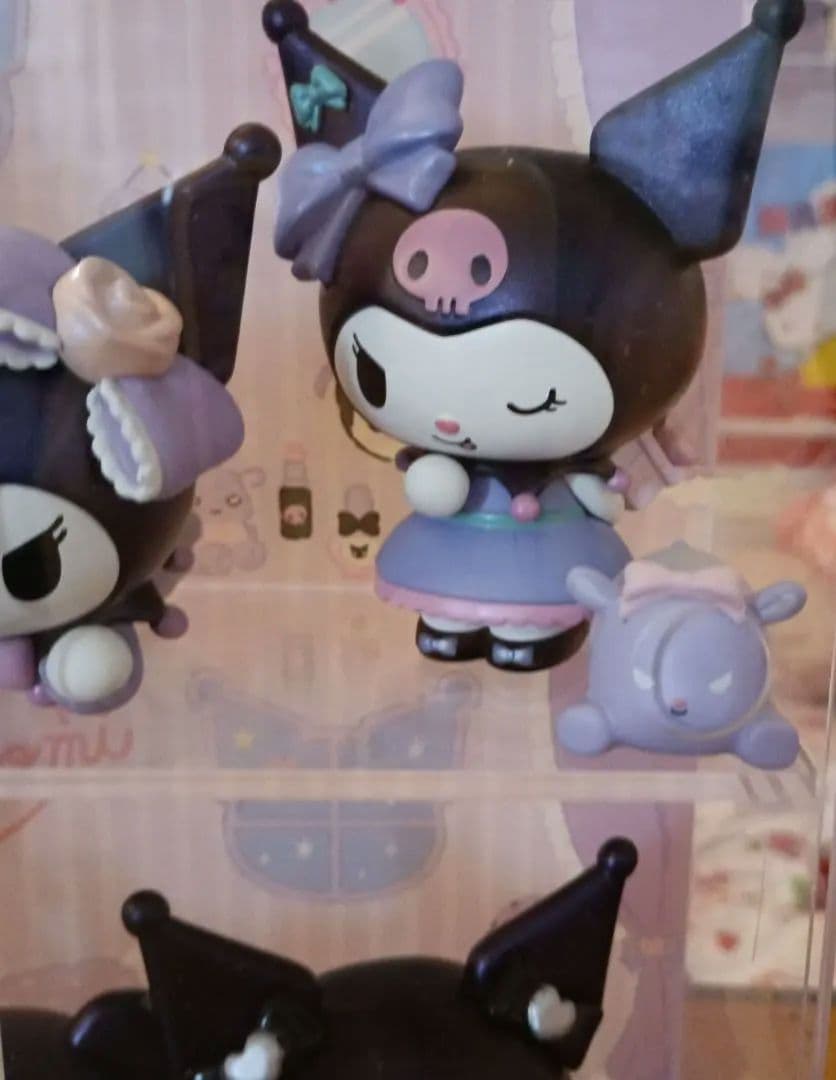 赤字覚悟サンリオ海外フィギアクロミ6個バグ2対クロミ飾り棚付き