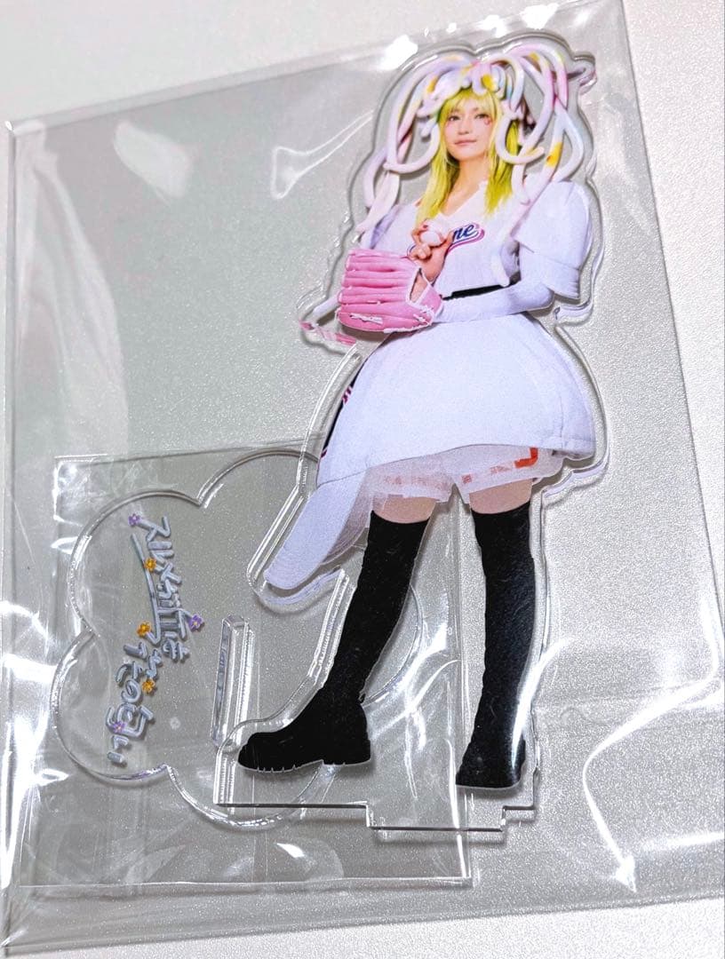 吉岡里帆　アクリルスタンド スルメが丘は花の匂いで 会場限定　グッズ　グラビア