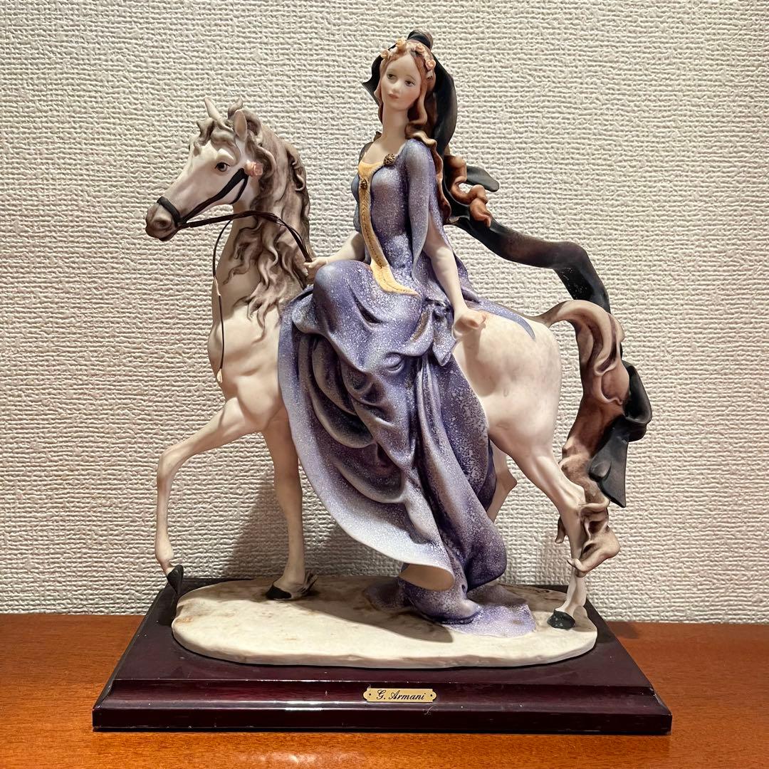 ジョゼッペアルマーニ　騎乗する女性　馬　白馬　陶器　人形　置物　イタリア製