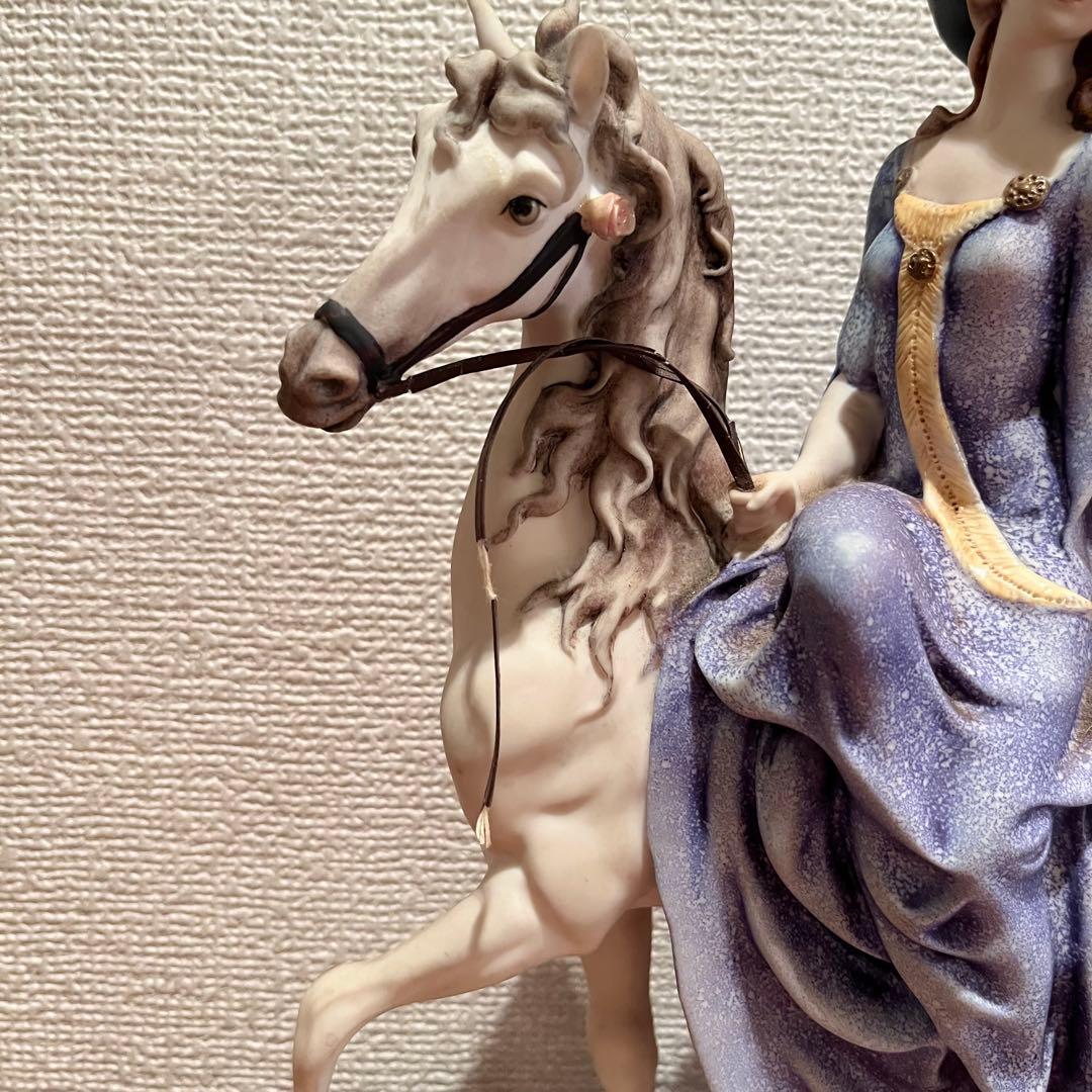 ジョゼッペアルマーニ　騎乗する女性　馬　白馬　陶器　人形　置物　イタリア製