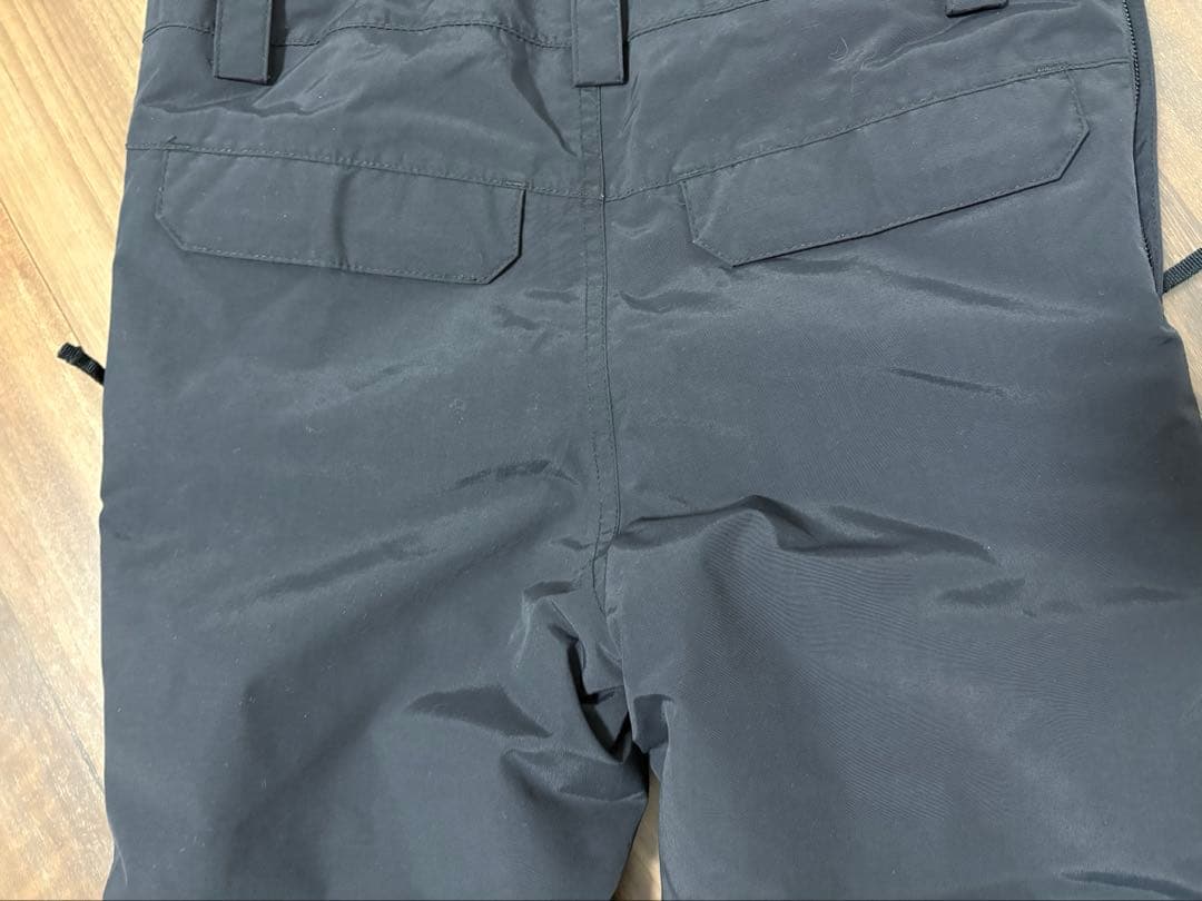 美品　バートン　キッズ用スノーボードビブパンツボトム　黒