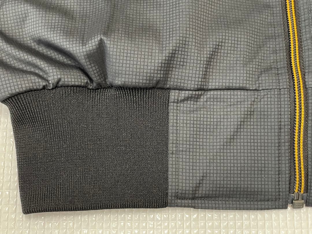 阪神タイガース　2010年グランドコート　ミズノ　サイズＯ(XL)黒